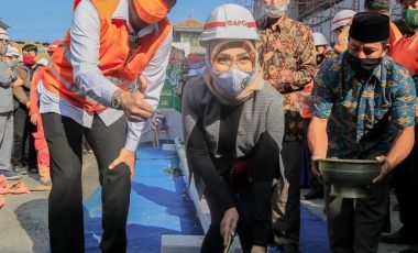 ADAT MUNGGAH MOLO.